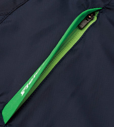 右胸ファスナーポケット