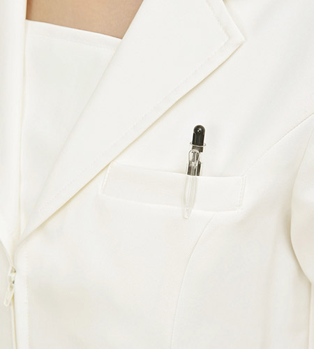 左胸ポケットの図