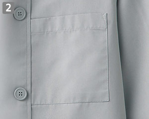 収納に便利な左胸アウトポケット