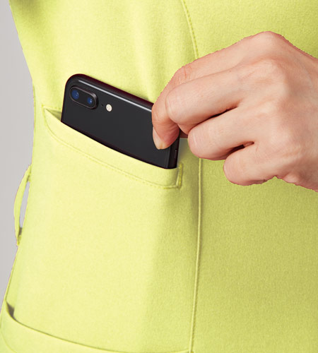 右脇スマホポケット