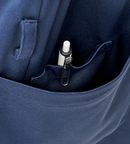 両脇ポケット(右のみ中ポケット付き)