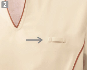 チュニックシャツのポイント2:ネームプレートループ