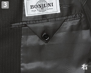 ニットジャケットのポイント③右胸内ポケット