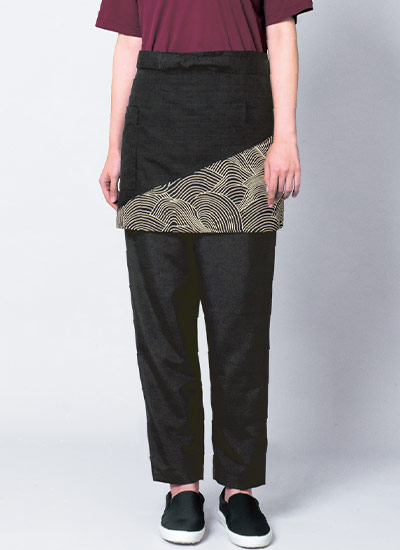 お手入れ簡単和風パンツ。前ボタンだから紐の結ぶ必要がありません。