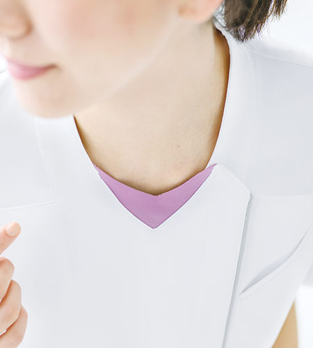 チラ見えしにくいネックデザインの画像