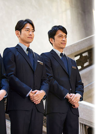 幅広いサイズと豊富なカラー展開!人気のストライプシャツ。