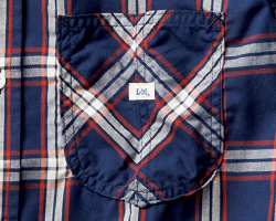 胸ポケット拡大図