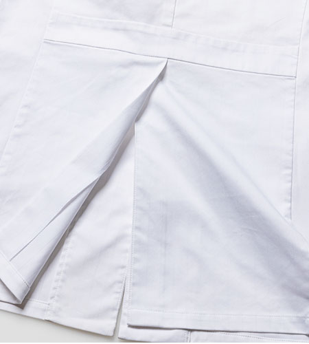Leeの刻印入りボタン