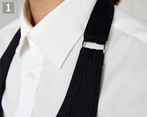 胸当てエプロンのポイント①肩紐D管調節