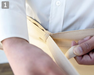 ミドルエプロンのポイント①腰紐通しループ