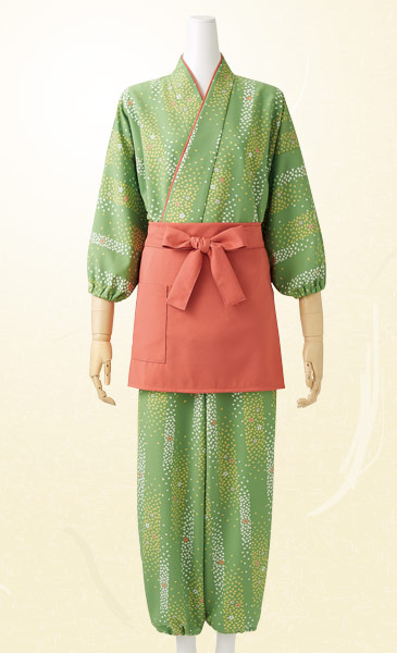 モンブランの茶羽織パンツコーディネート画像