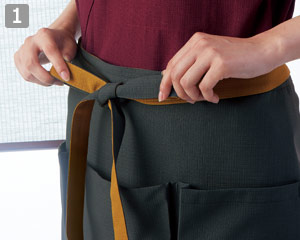 前掛のポイント①アクセントカラーの腰紐