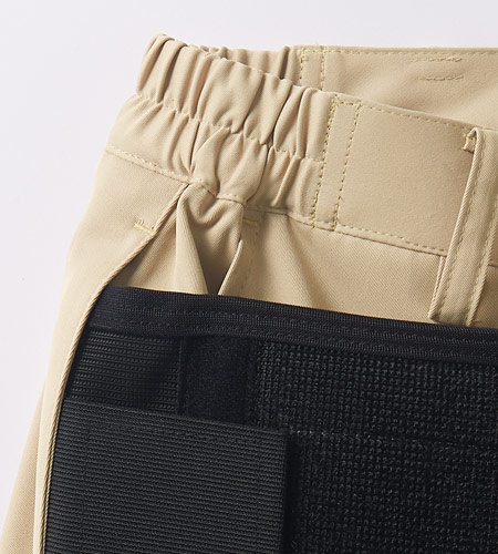 両脇ゴムでゆとりと安心感の画像