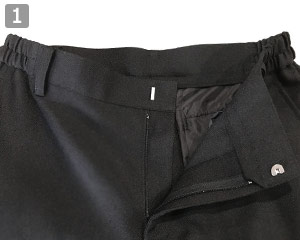 黒パンツのポイント①フック留めと脇ゴム