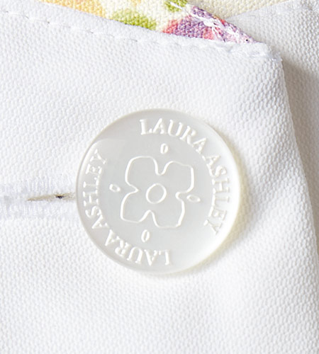 LAURA ASHLEYオリジナルボタンの画像