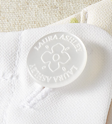 LAURA ASHLEYオリジナルボタンの画像