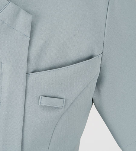 左胸ポケット(ループ付き)