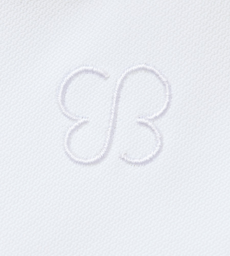 ukaロゴ刺繍入り