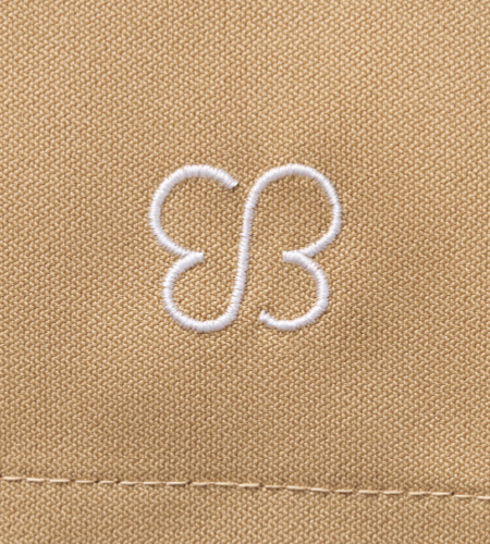 ukaロゴ刺繍入り