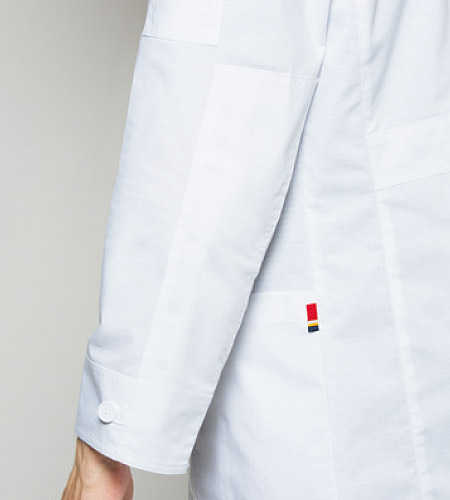 ハードな使用に耐えるエルボパッチ付きの画像