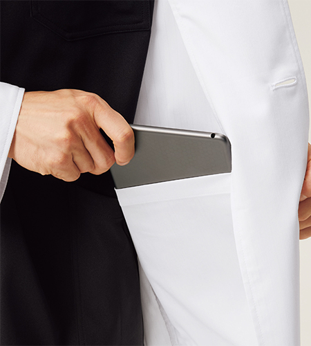 タブレットサイズのポケット(左身頃内側)