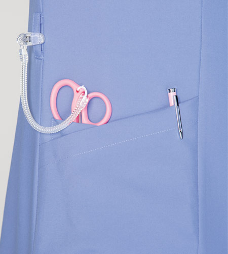 便利なループと小分けポケット