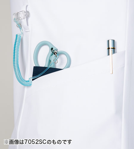 便利なループと小分けポケット