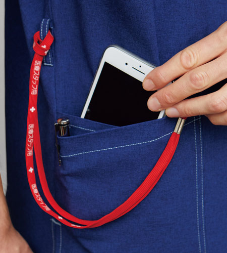 ループと小分けポケット