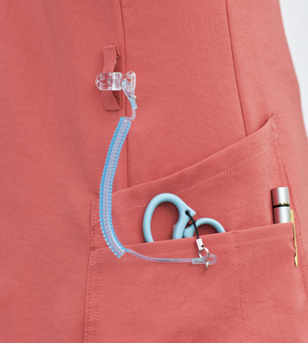 便利なループと小分けポケットのイメージ図