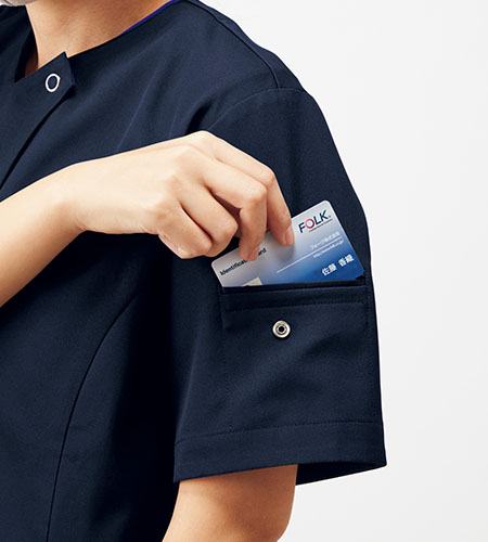 便利な腰ループと小分けポケット