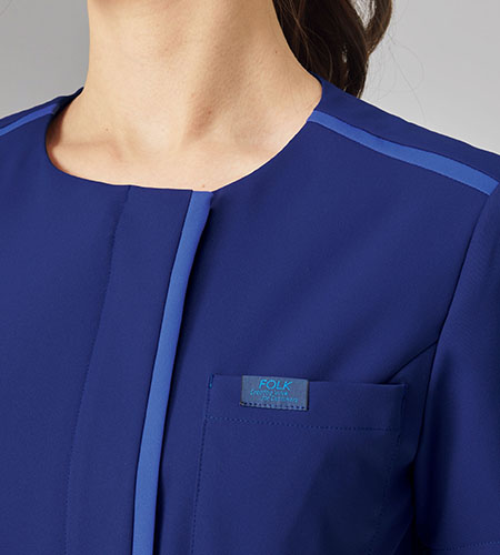 クルーネック&前立て・肩部の配色