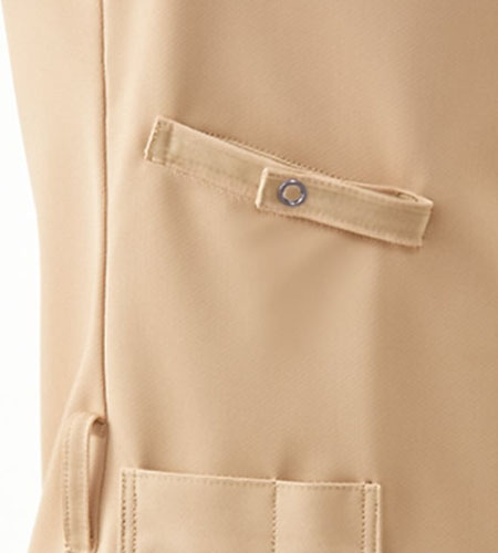 右腰上部の箱ポケット