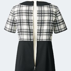 後ろファスナー開き