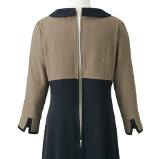 ファスナー後ろ中心あき