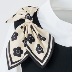 ファスナー前中心あき