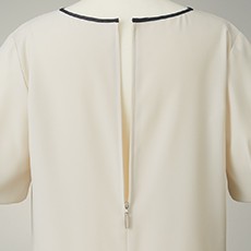 ファスナー後ろ中心あき