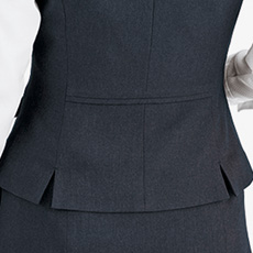 後ろスリットとウエストパイピング