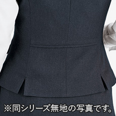 後ろスリットとウエストパイピング