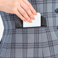 スマホ収納フラップポケット