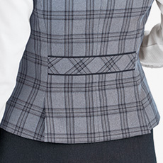 裾のベンツとウエストベルト