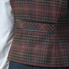 後ろベルトデザイン