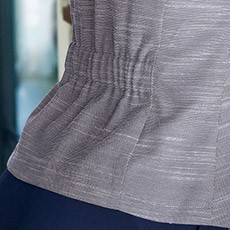 ゴム入りの背中