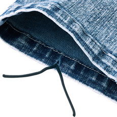 パンツ裾ひも通し穴(ひもは付属しません)