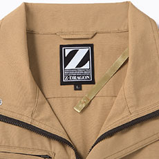 首元の調節ヒモで空気の抜けを調節