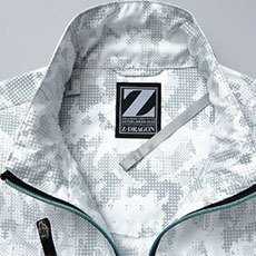 首元の調節ヒモで空気の抜けを調節