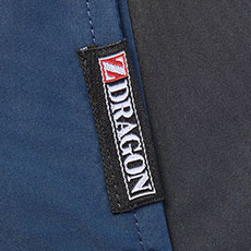 首元タック入り