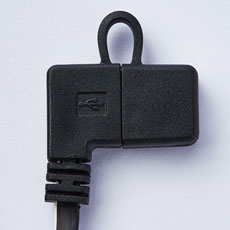 USBコネクタは防水キャップ付き