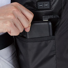 バッテリー収納ポケット(左)