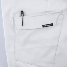 左脇横ポケットはペン差し付き