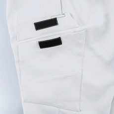 左脇横フラップポケットは面ファスナー仕様